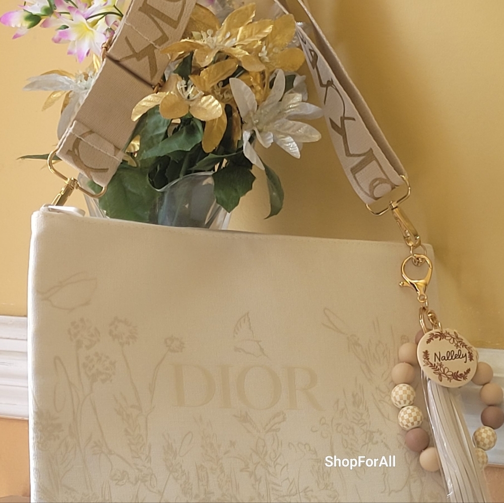 - Dior - Picture 11 of 11